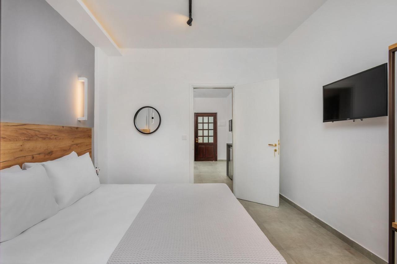 Eleon Suites Afytos Bagian luar foto