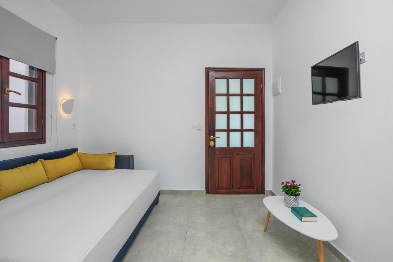 Eleon Suites Afytos Bagian luar foto